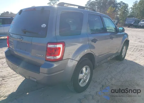 2008 Ford Escape Xlt z USA, uszkodzony, nr VIN 1FMCU93198KE22144